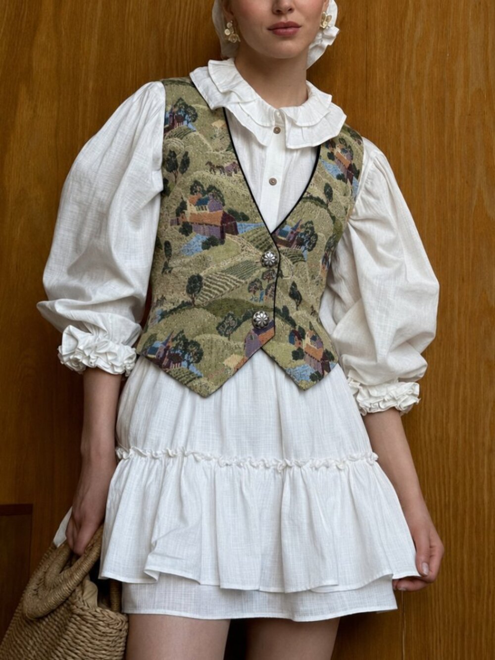 Vintage Tapestry Waistcoat Vest Embroidered Farm Houses Boho Size Medium (e)